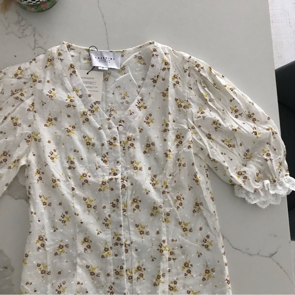 NWT the shirt size XS top